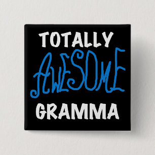 Totalt enorma Gramma blåttT-tröja och gåvor Knapp