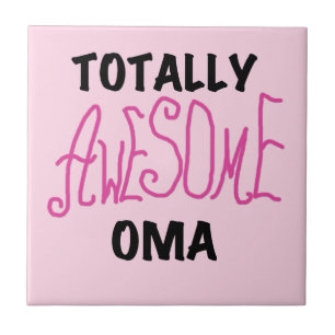 Totalt enorma Oma rosa T-tröja och gåvor Kakelplatta