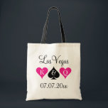 Tote bags för Las Vegas temabröllop för brudtärnor Tygkasse<br><div class="desc">Totot för bröllop för det personligLas Vegas temat hänger lös med att leka kortkostymer. Neonrosor och hjärtor och svart spade. Överdängaren av totot för spadepokerbröllop hänger lös med kung och drottningen av hjärtor. Personalizable monogrambrev för brud och brudgum. Gullig idé för lagbrud, brudtärnor, brudtärna, maid of honor, Monogrammed möhippa för...</div>