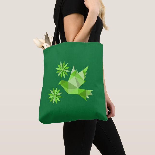 Tote med kreativ med blomma tygkasse (Närbild)