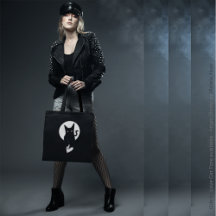 Tote - Ode till Kärlek Cat av Poet Adiela Akoo