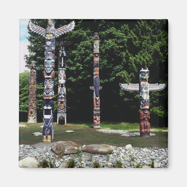 Totem poles, Vancouver, British Colombia Magnet (Framsidan)