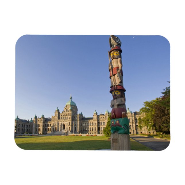 Totem-stolpe vid parlamentets byggnad i magnet (Horisontell)