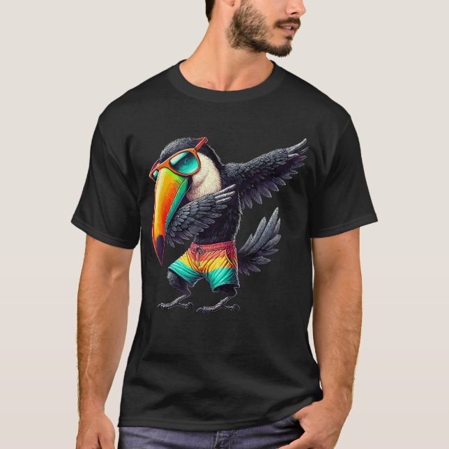 Toucan Dabbing Swimming Pool Beach Vacation Tropic T Shirt (Framsida)