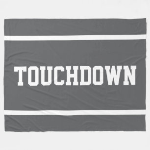 TOUCHDOWN Sportiga vita textränder på djupgrå Fleecefilt