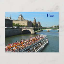 Tour Boat vid floden Seine i Paris Vykort