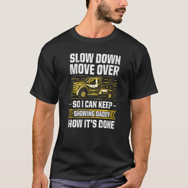 Tow Trucker Tow Truck Driver Tow Operator Breakdow T Shirt (Framsida)
