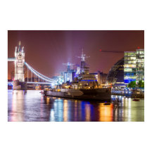 Tower Bridge Historiskt Krigsfartyg London