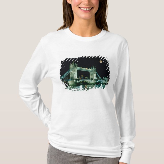 Tower Bridge nattetid, London, England Tee (Framsida)