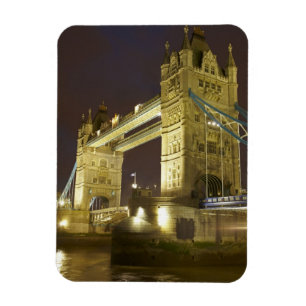Tower Bridge och floden Themsen i skymningen, Lond Magnet