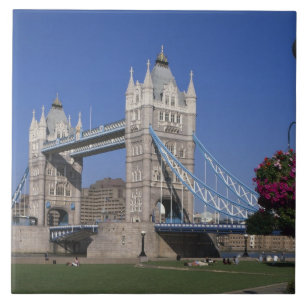 Tower Bridge, Themsen, London, England Kakelplatta