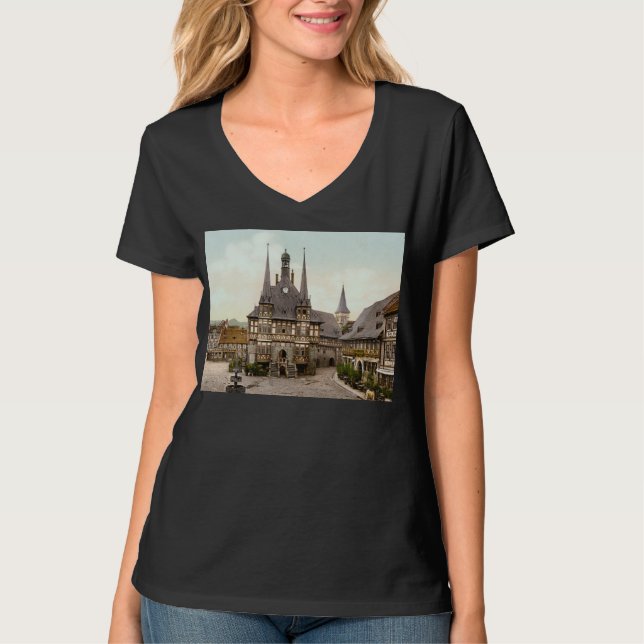 Town Hall in Wernigerode (c. 1900) T Shirt (Framsida)