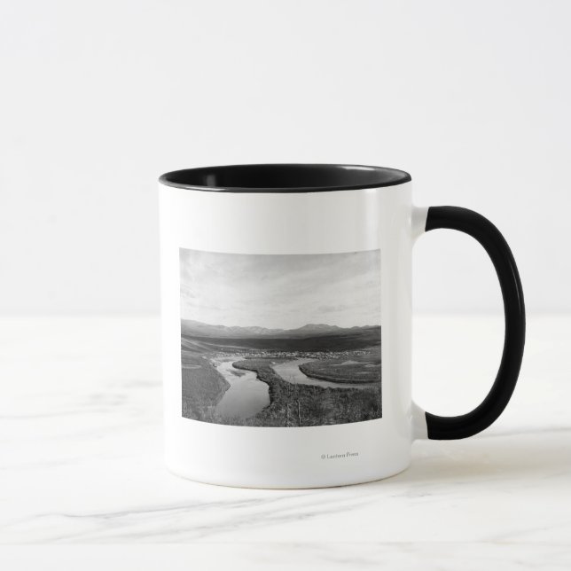 Town View of Iditarod, Alaska Photograph Mugg (Höger)