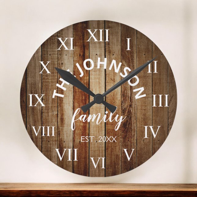 Trä Anpassningsbar Family Namn Rustic Farmhouse Rund Klocka (Skapare uppladdad)
