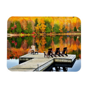 Trä Dock vid hösten Sjö Magnet