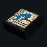 Trä Grain Bird Cage Teal Cute Kissing Love birds Smyckeskrin<br><div class="desc">Anpassningsbar Designer-Smyckeskrin för bröllop Black Lacquer Personlig Designer eller Elegant för minneslåda Unik julklapp eller Valentines day-gåvor på årsdagen för Bröllop</div>
