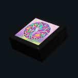 Trä Judiska nyckelrutor Minnesask<br><div class="desc">Livets träd i Rainbow Färger - KeepsakeboxTree of Life,  Symbol of Immortalitet - En ursprunglig teckning och en digital målning som inspirerats av legender om Träden av kunskap och kunskap. Den här ingår i min Mystic Realm-serie. Läs mer om Mystic Realm på www.intheshadeofthesycamoretree.com</div>