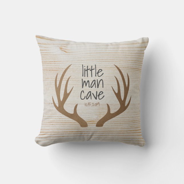 Trä och horn Liten mans grotta Nursery Kudde (Framsida)