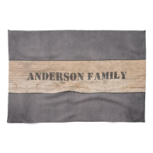 Trä på Mörkens bakgrund, Familj Namn