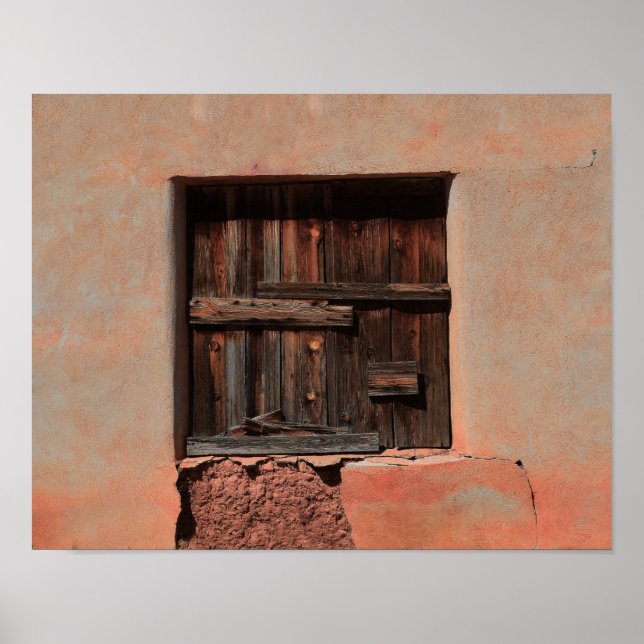 Trä Shutters in Adobe House Poster (Framsidan)
