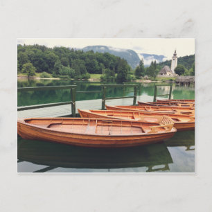 Träbåtar i Sjö Bohinj, Slovenien Vykort