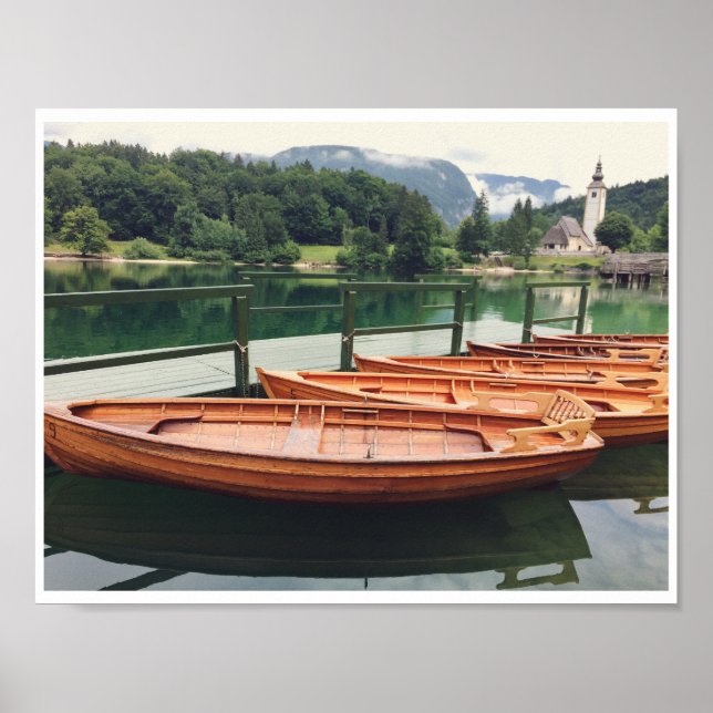 Träbåtar Slovenska Sjö Mist-foto från Scenia Poster (Framsidan)