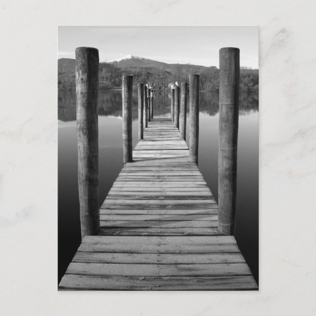 Träbåtslandning på Derwentwater Postcard Vykort (Framsida)