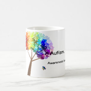 Träd för pussel för Autismmedvetenhetregnbåge Kaffemugg