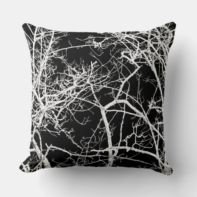 Träd grenar mot svart bakgrund kudde (Framsida)