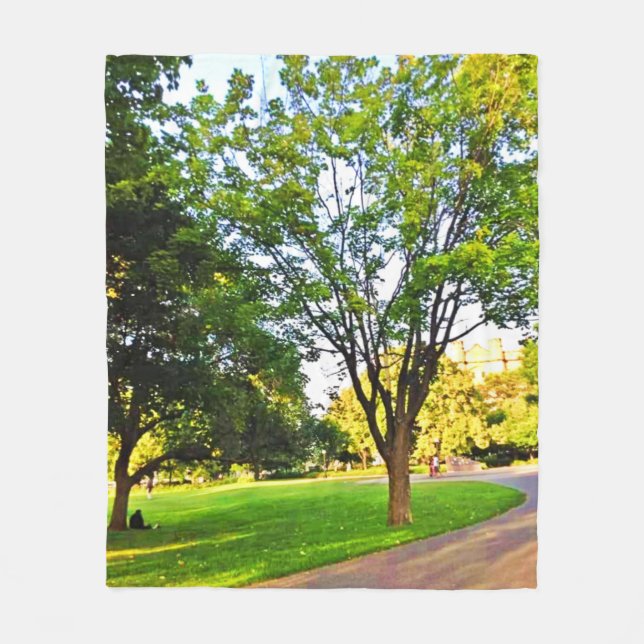 Träd i Ottawa Park. Köp nu Fleecefilt (Framsidan)