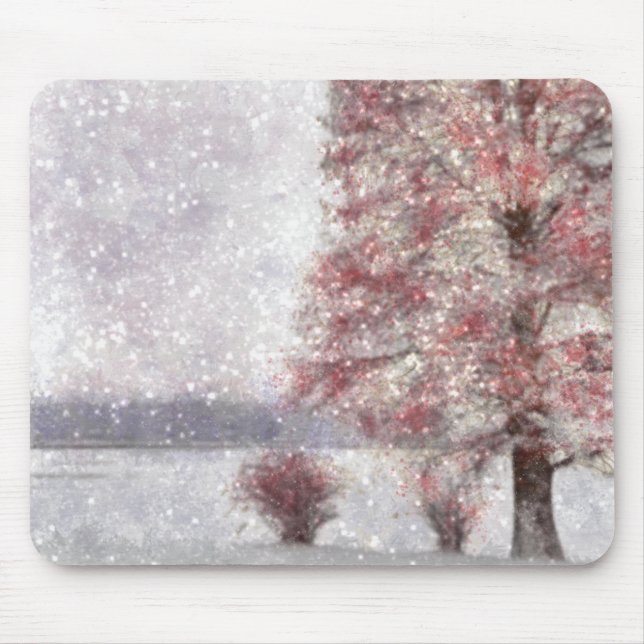 Träd nära Sjö Ett fåtal röda Löv och Snö Musmatta (Framsidan)