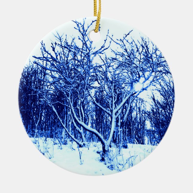 Träd och snöscen, koboltblå julgransprydnad keramik (Framsidan)