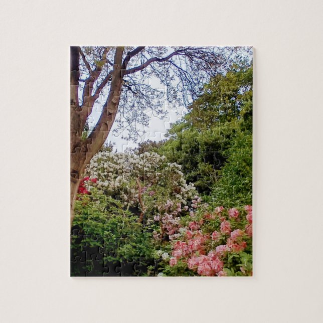 Träd omgiven av blommor pussel (Vertikal)