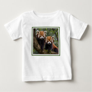 "Träd-top Explorers: Baby Red Pandas Tittar ut T Shirt