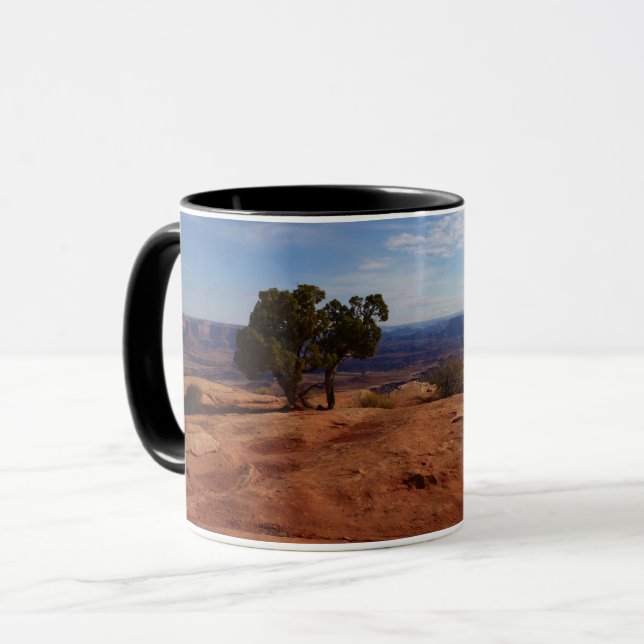 Träd ur röda klippor I vid Canyonlands Mugg (Framsida vänster)