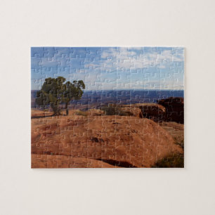 Träd ur röda klippor vid Canyonlands National Park Pussel