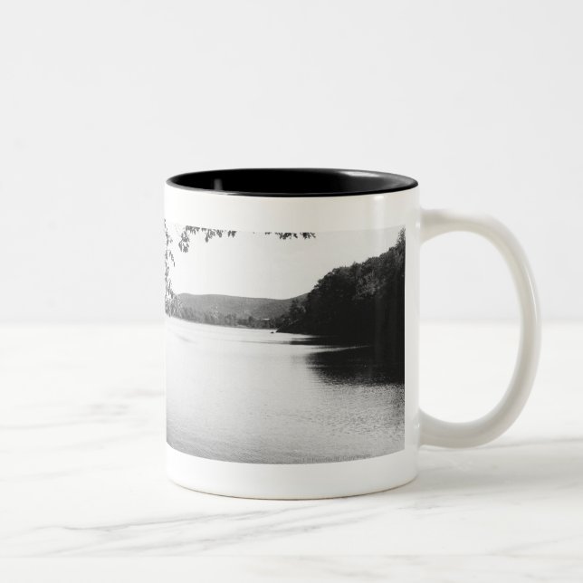 Träd vid floden B&W Två-Tonad Mugg (Höger)