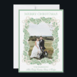 Trädgårdar med tre foto i vattenfärg julkort<br><div class="desc">Vintage för lagning av vattenfärg på julgranen - tre fotokort för Helgdag. Det här vackra julfotkortet har en färgad julgranstragland med vita bogar som ram för ett foto. Baksidan av inbjudan är julklappar med julgranar och bovar. Det är perfekt om du är tittar för ett klassiskt, söderut, barnsligt julkort. Meddelande...</div>