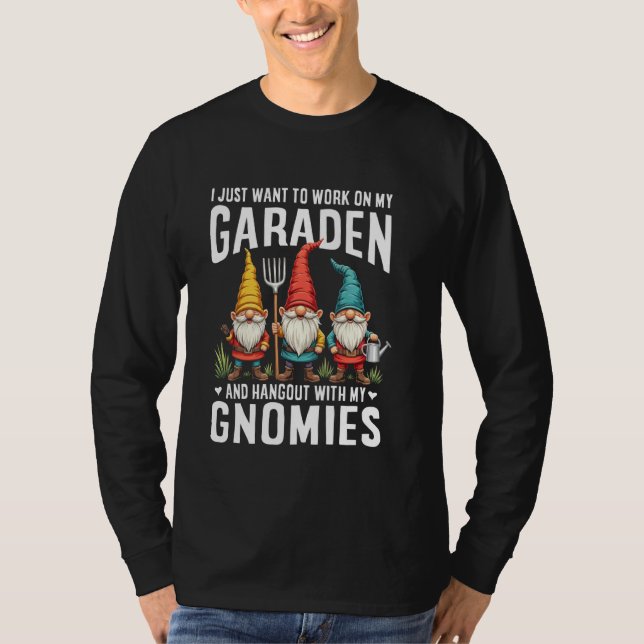 Trädgårds älskare - Garden Gnomes inte en hoarder  T Shirt (Framsida)