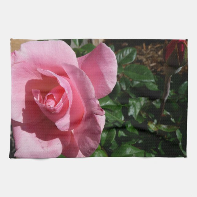 Trädgårdsblommor med rosa ros och knopp kökshandduk (Horisontell)