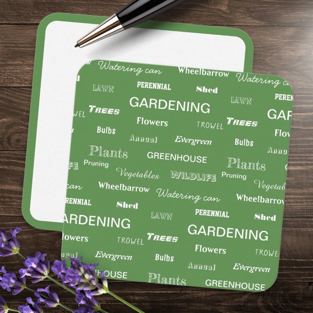 Trädgårdsord Mönster Stilfull Grön Trädgård Chic Anteckningskort (A note card with gardening words on green background, and blank white with green border on reverse)