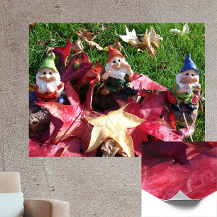 Trädgårdstomtar på gården faller röda bruna blad poster