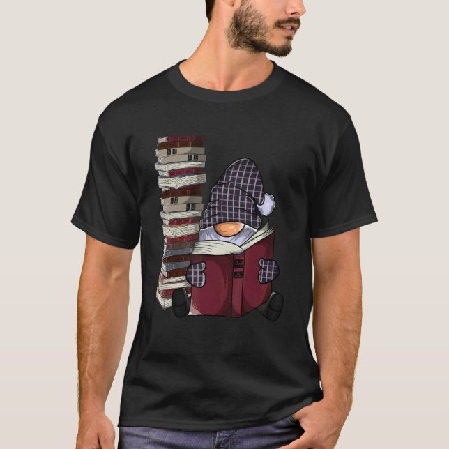 Trädgårdstomte som läser böcker Tomtar Bok T Shirt (Framsida)