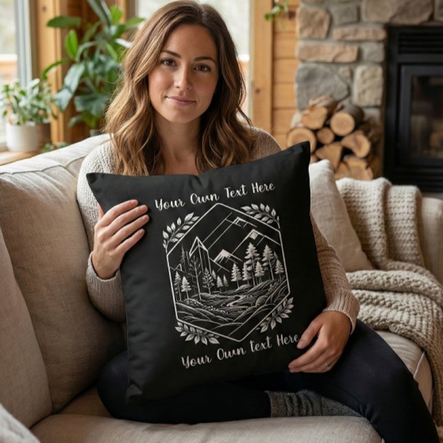 Trädhustrukna floden berg Din Text Kudde (Cozy Cabin Decor River Mountain Throw Pillow. Great home decor gift for nature lovers!)