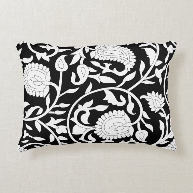 Traditional indian paisley mönster på svart och me prydnadskudde (Framsidan)