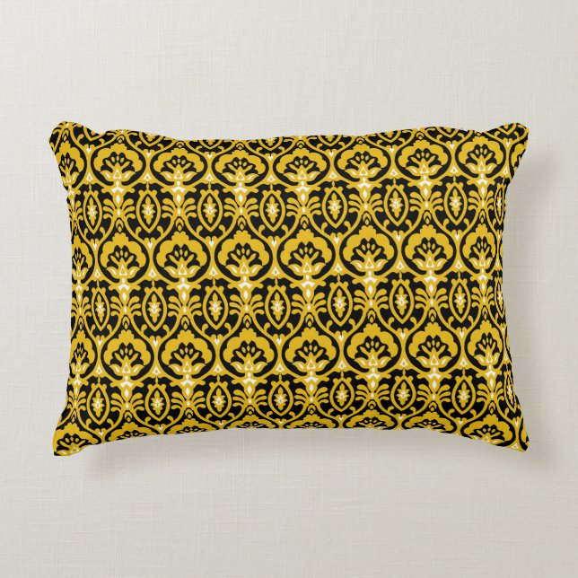 Traditional Indian Shirt Textile Design. Prydnadskudde (Framsidan)