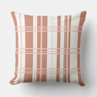 Traditional Plaid Coral Blends and White Kudde