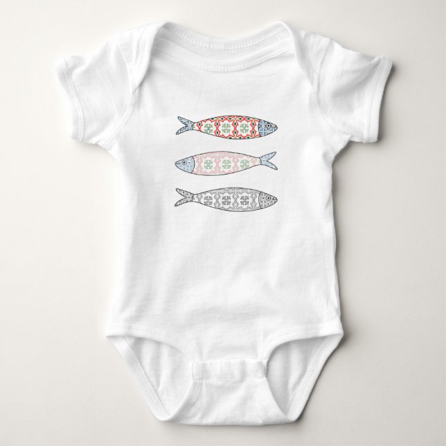 Traditional Portuguese icon. Colored sardines Tee Shirt (Framsida)