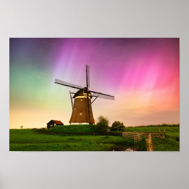 Traditional windmill under the Northern Lights Poster (Framsidan)