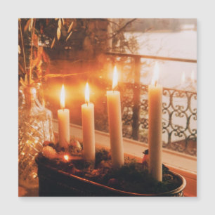 Traditionell adventskrans med ljus 